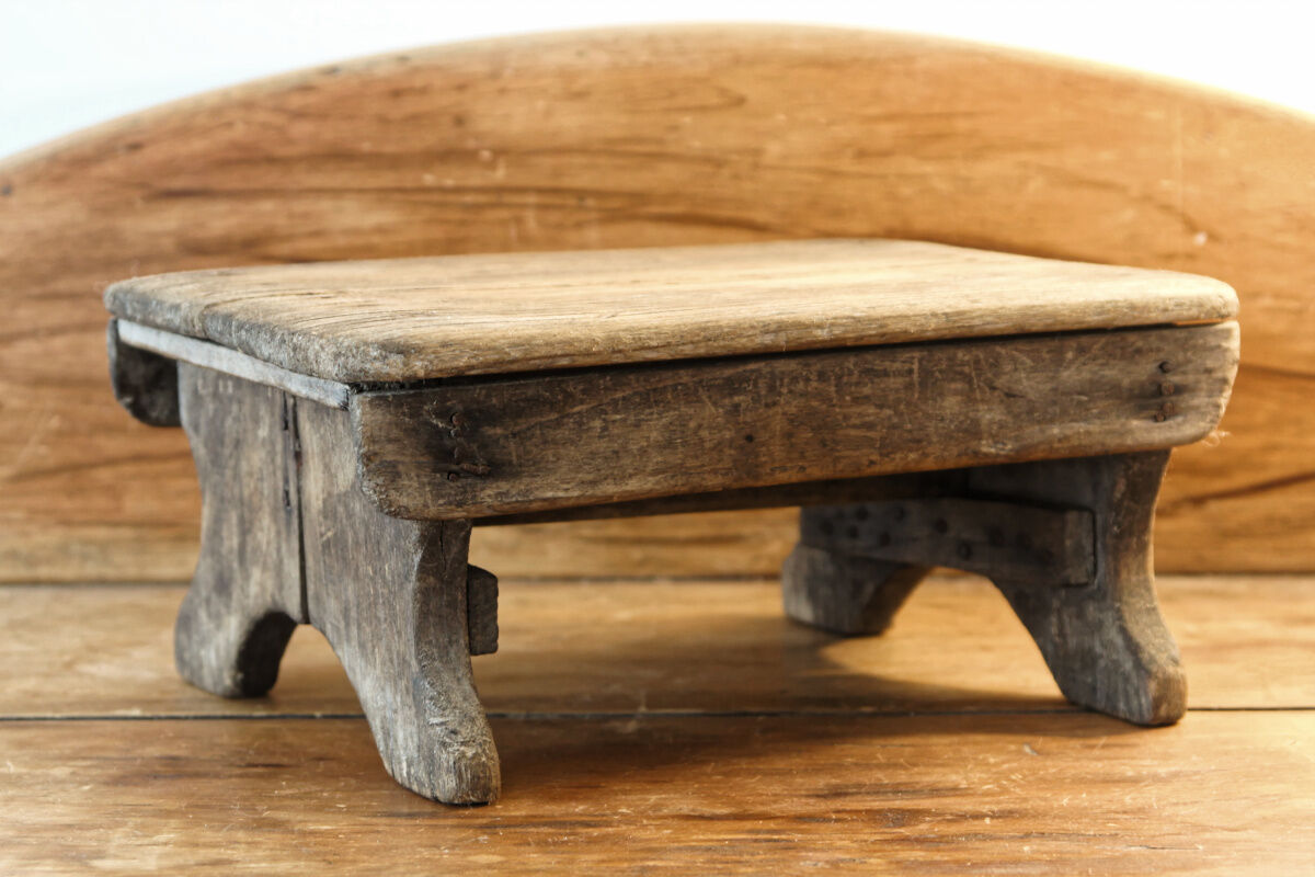 Walking foot in raw wood