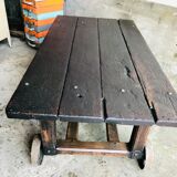 Rolling coffee table