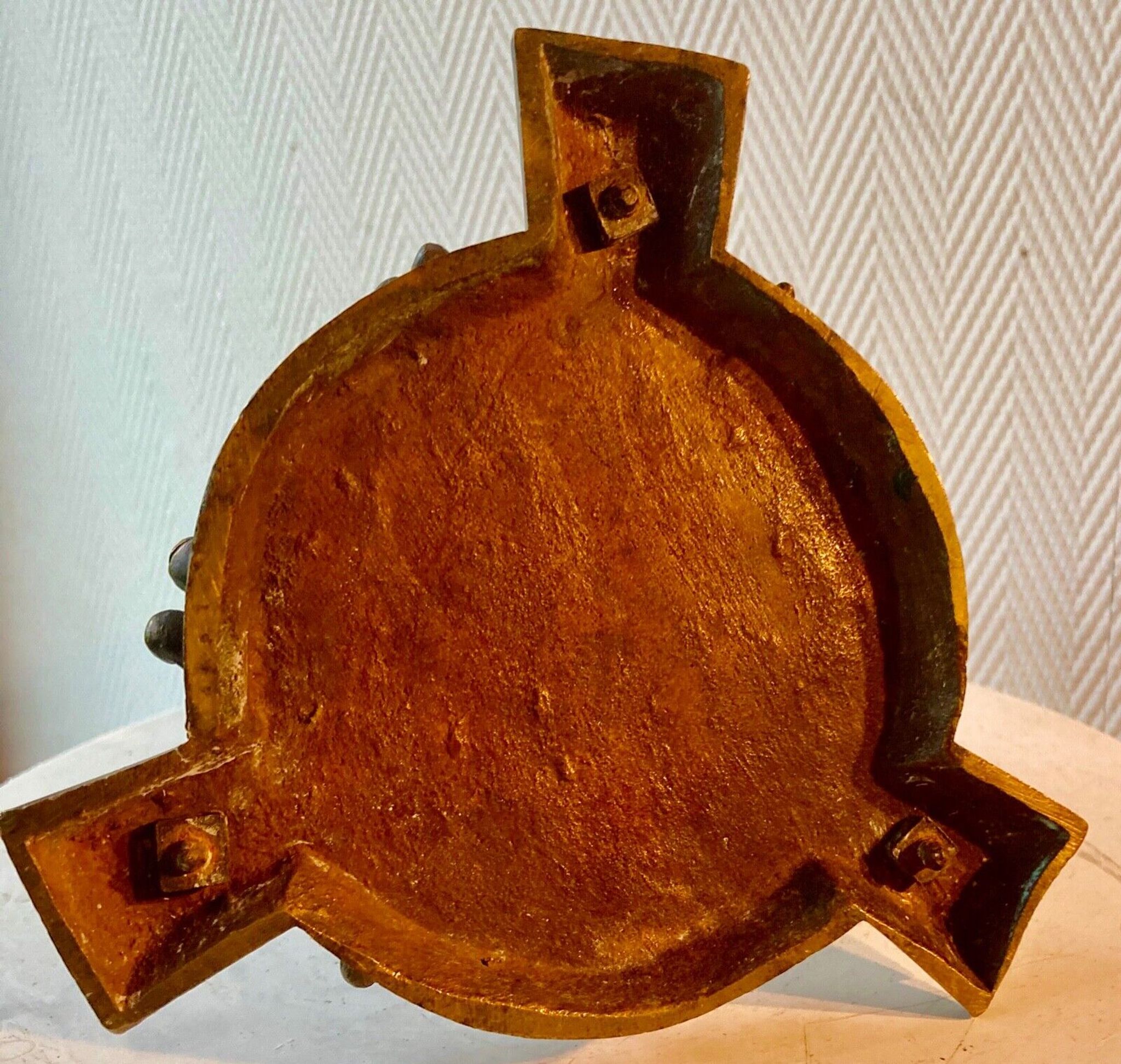 Bougeoir tripode en bronze " cerf " XIXe vennerie