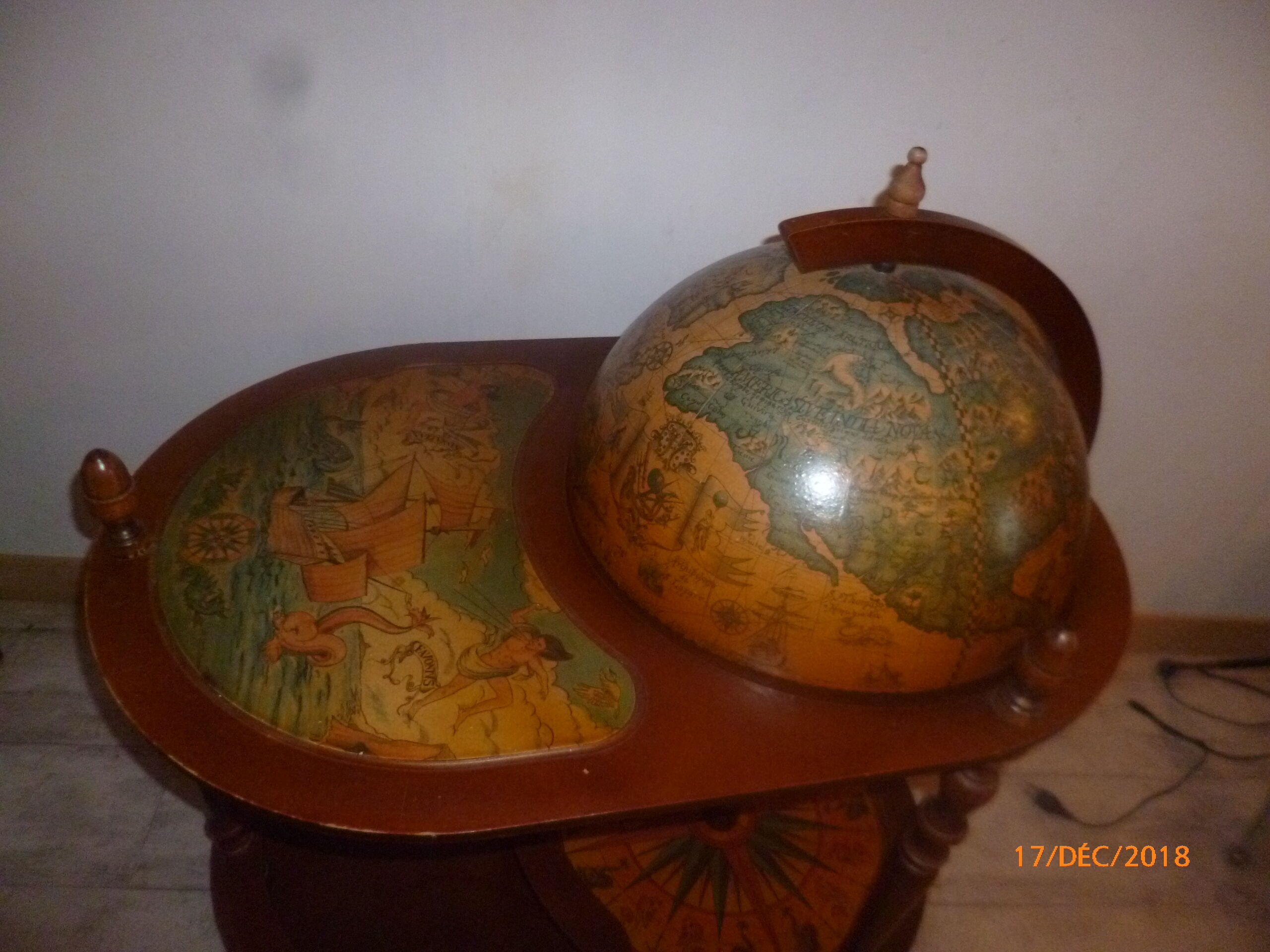 Desserte bar mappemonde globe terrestre  roulette vintage