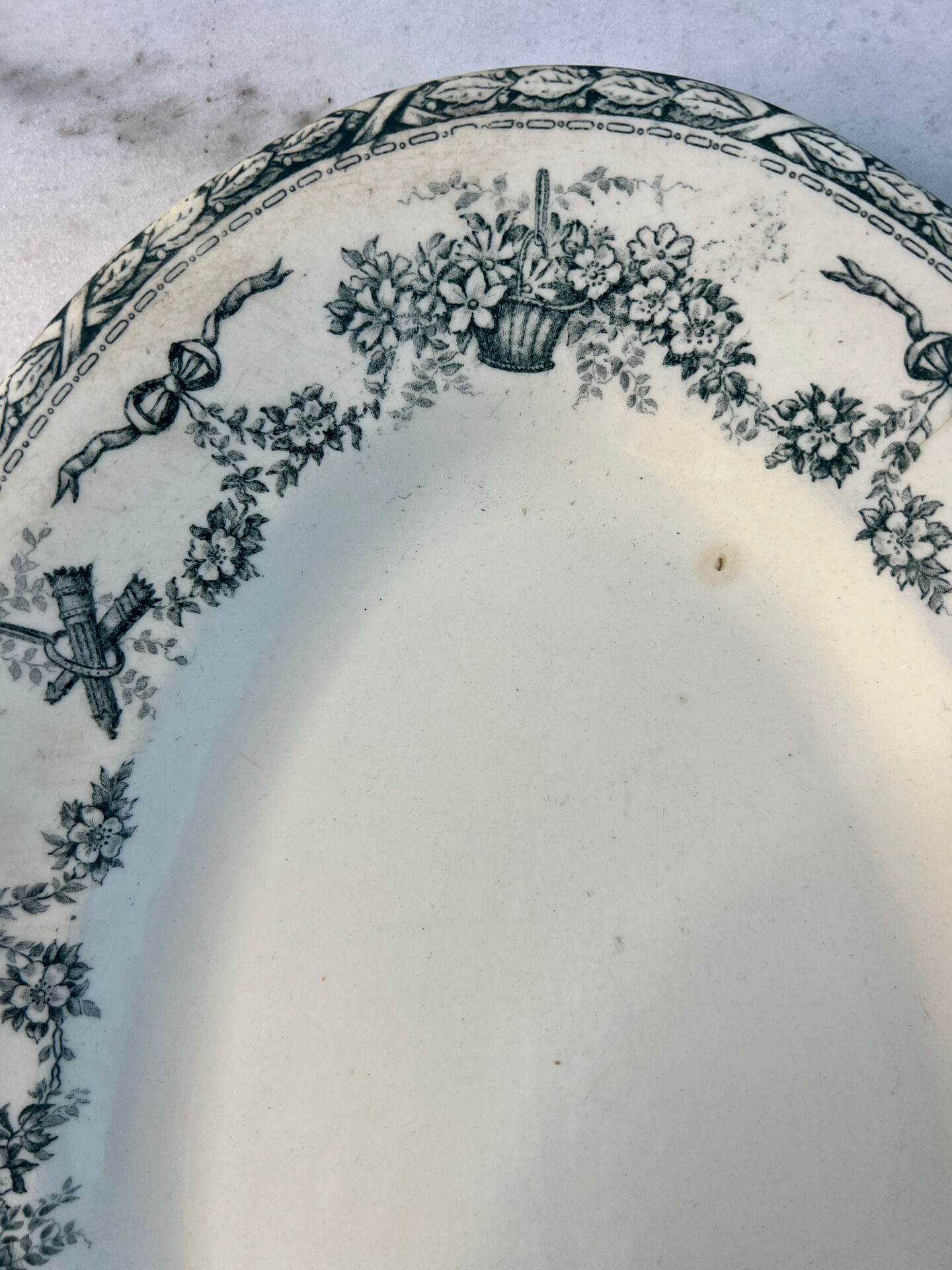 Grand plat ovale en terre de fer 41x27cm