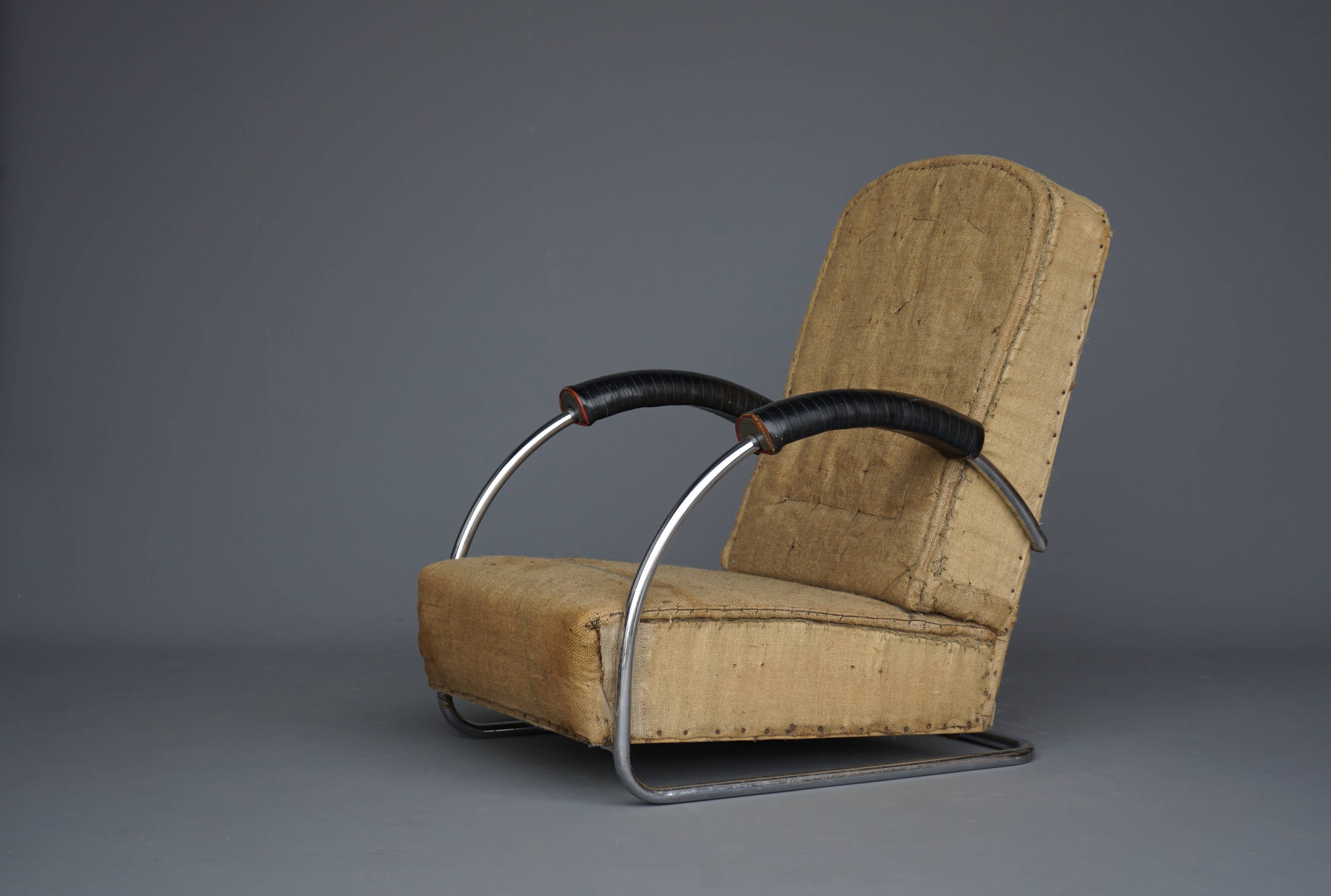 Fauteuil moderniste à assise basse. années 1930