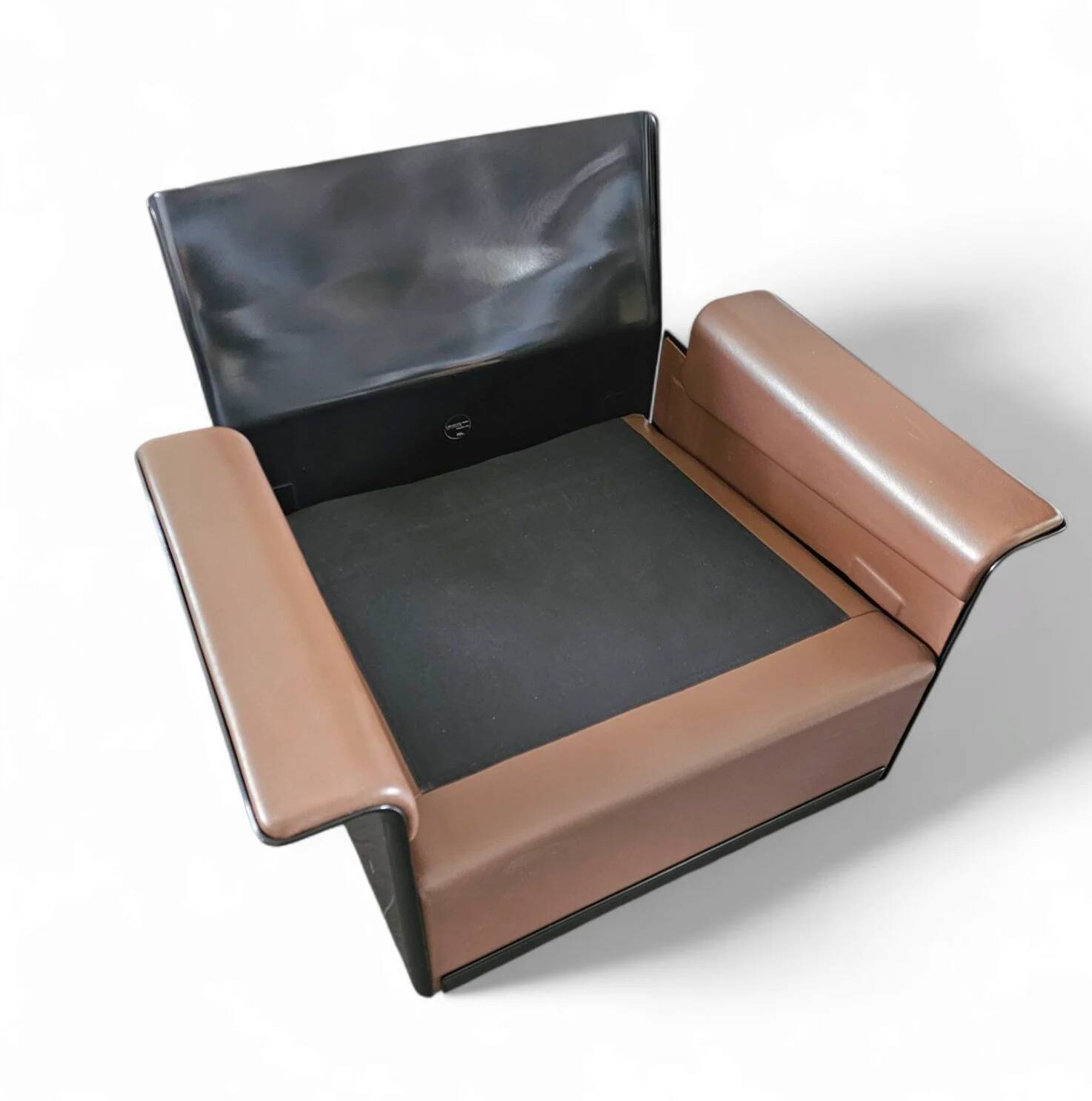 2 x Black shell & brown leather 620 chair programme lounge chair by Dieter Rams for Vitsoe, 1980s, top condition