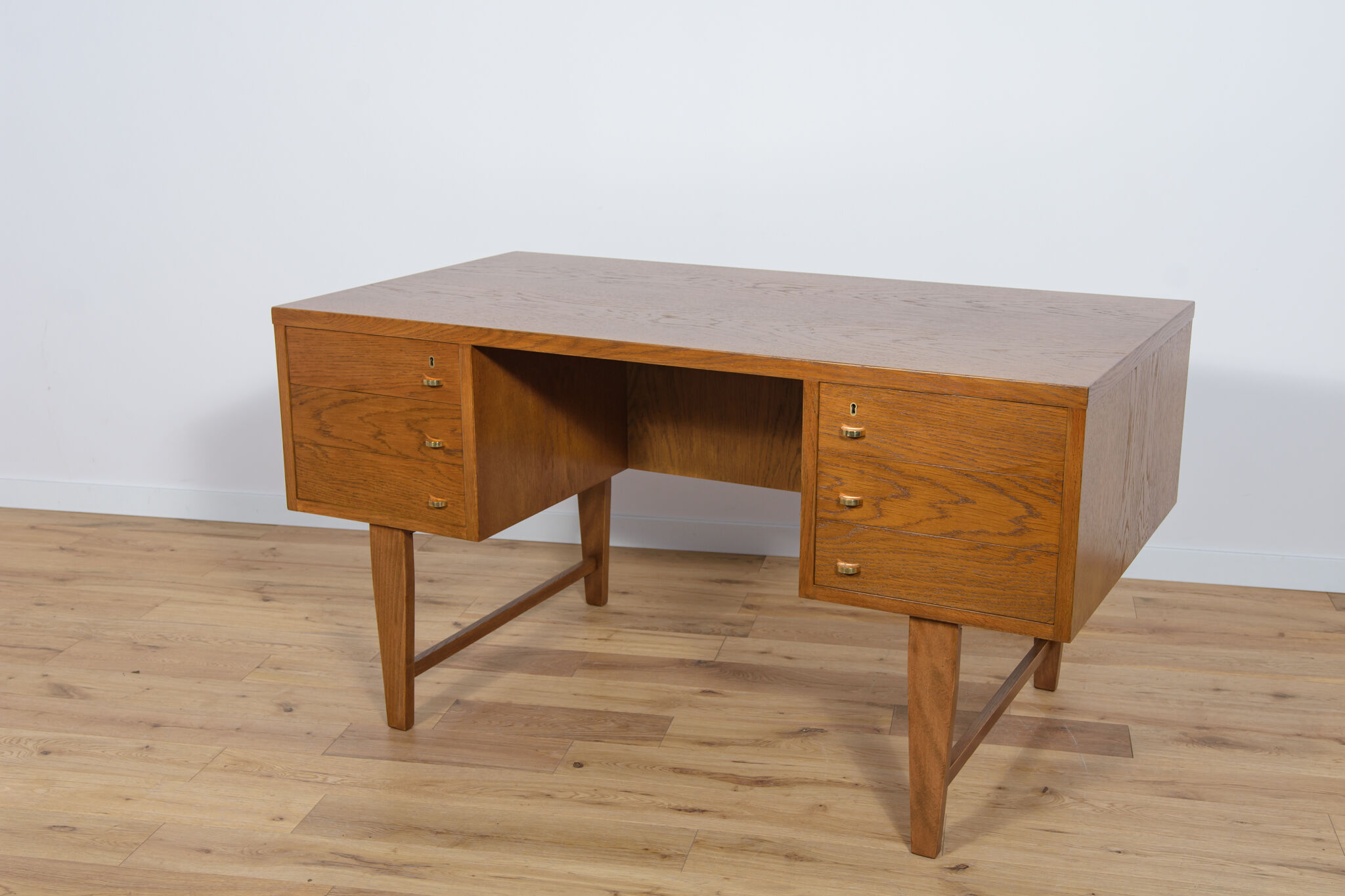 Mid-century freestanding oak desk, 1960s
