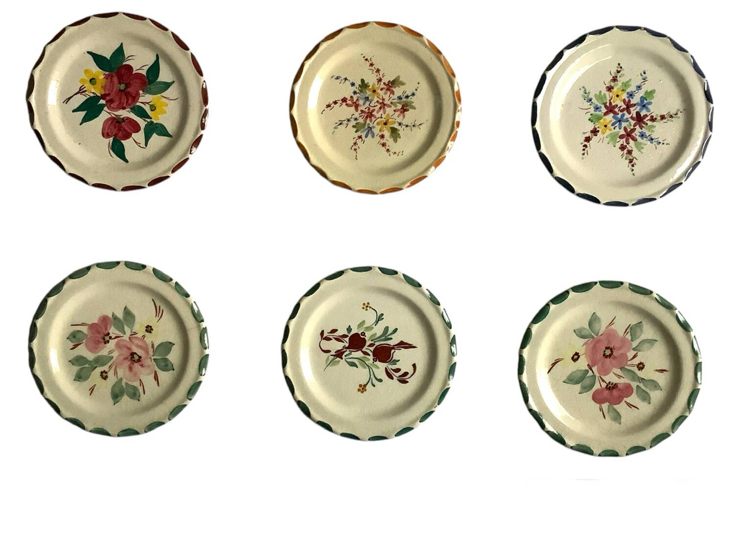 Lot 6 assiettes au motif florale