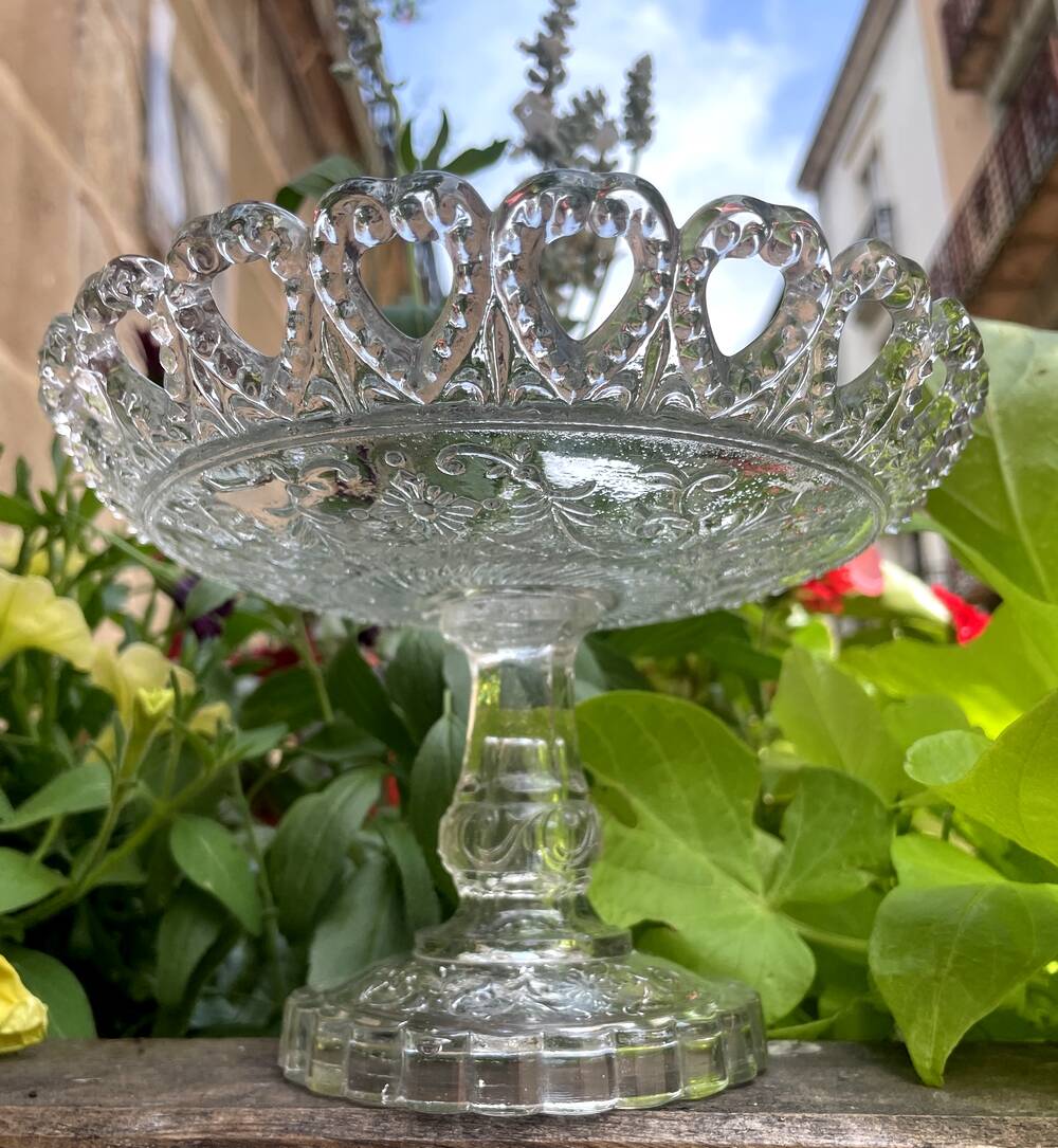 Glass fruit bowl, pressed mould, centre table, seasonal fruits.