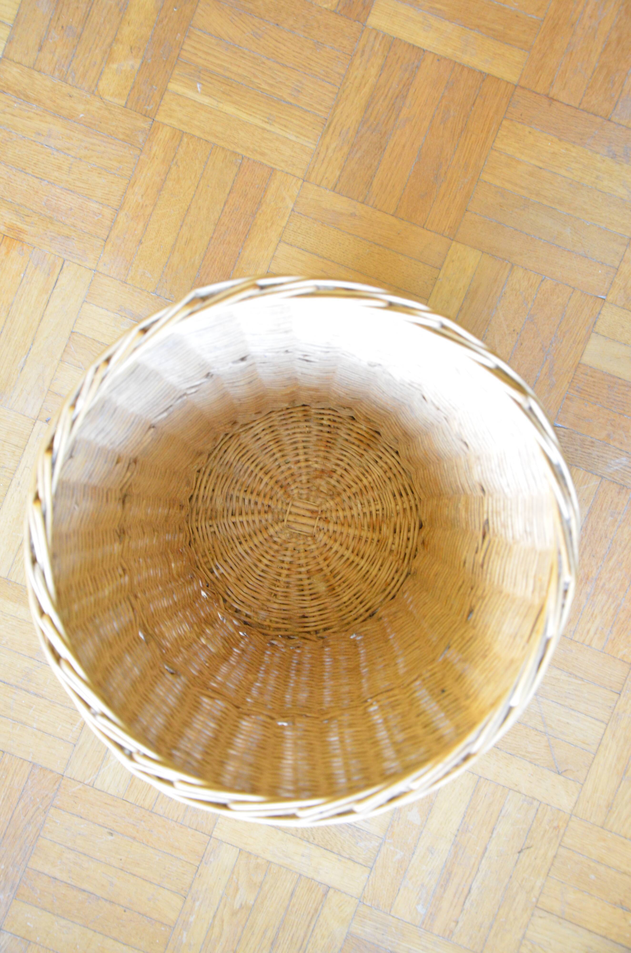 Wicker paper basket
