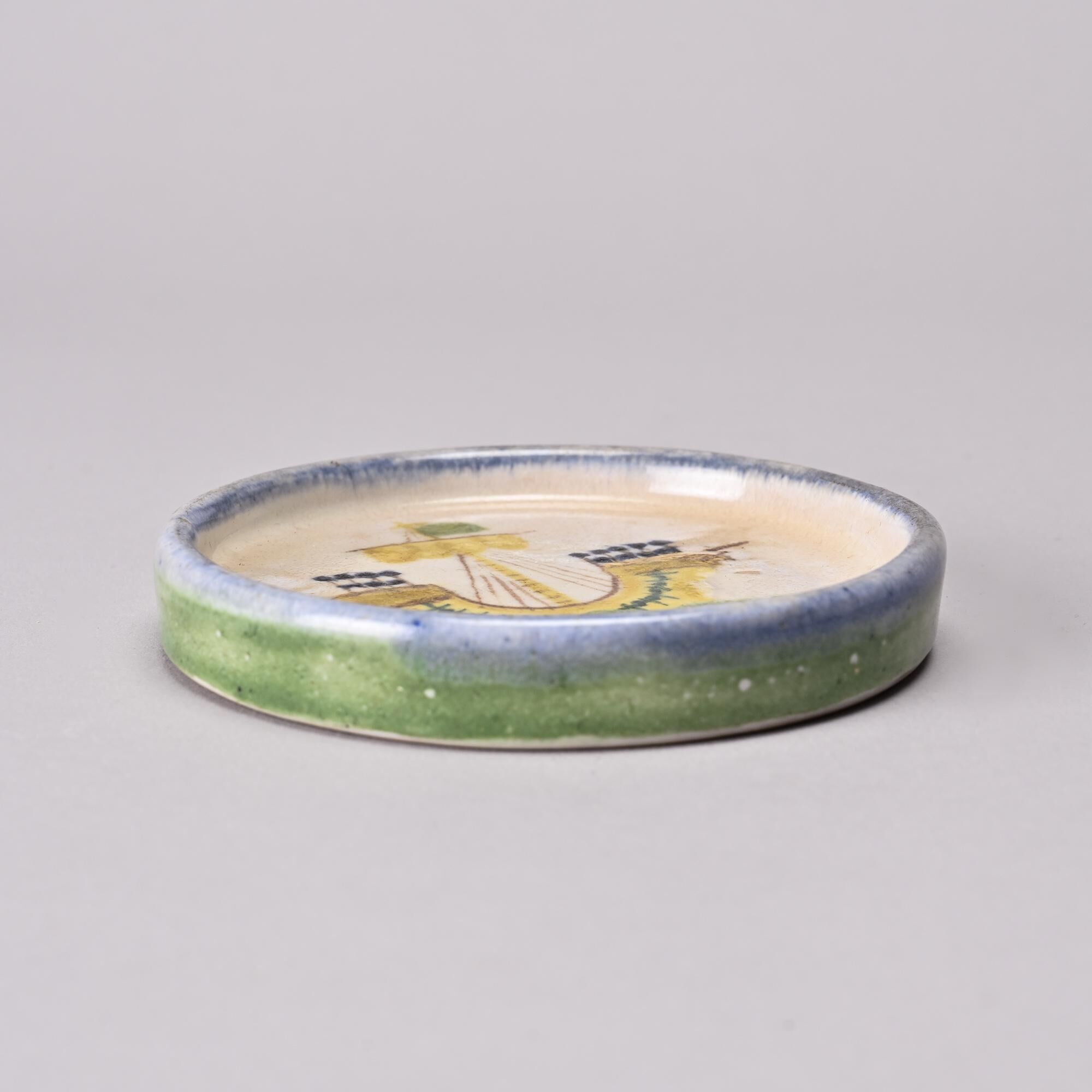 Decorative glazed ceramic bowl, circa 1950.