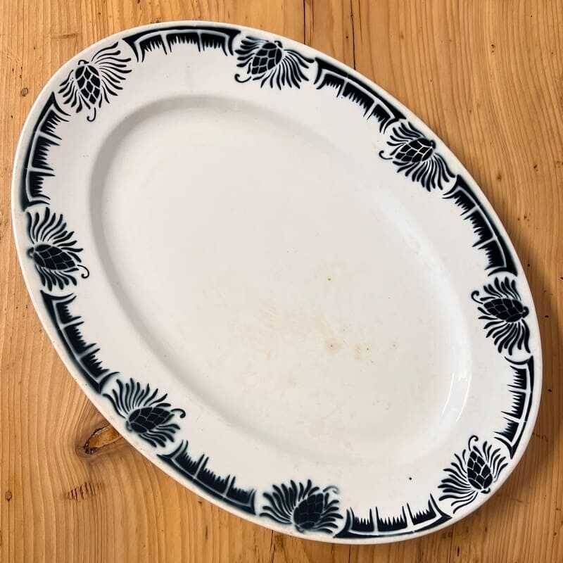 Oval dish pine cones Badonviller