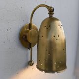 Applique artisanale vintage en laiton perforé de style scandinave