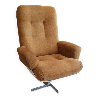 Molded shell armchair 1970