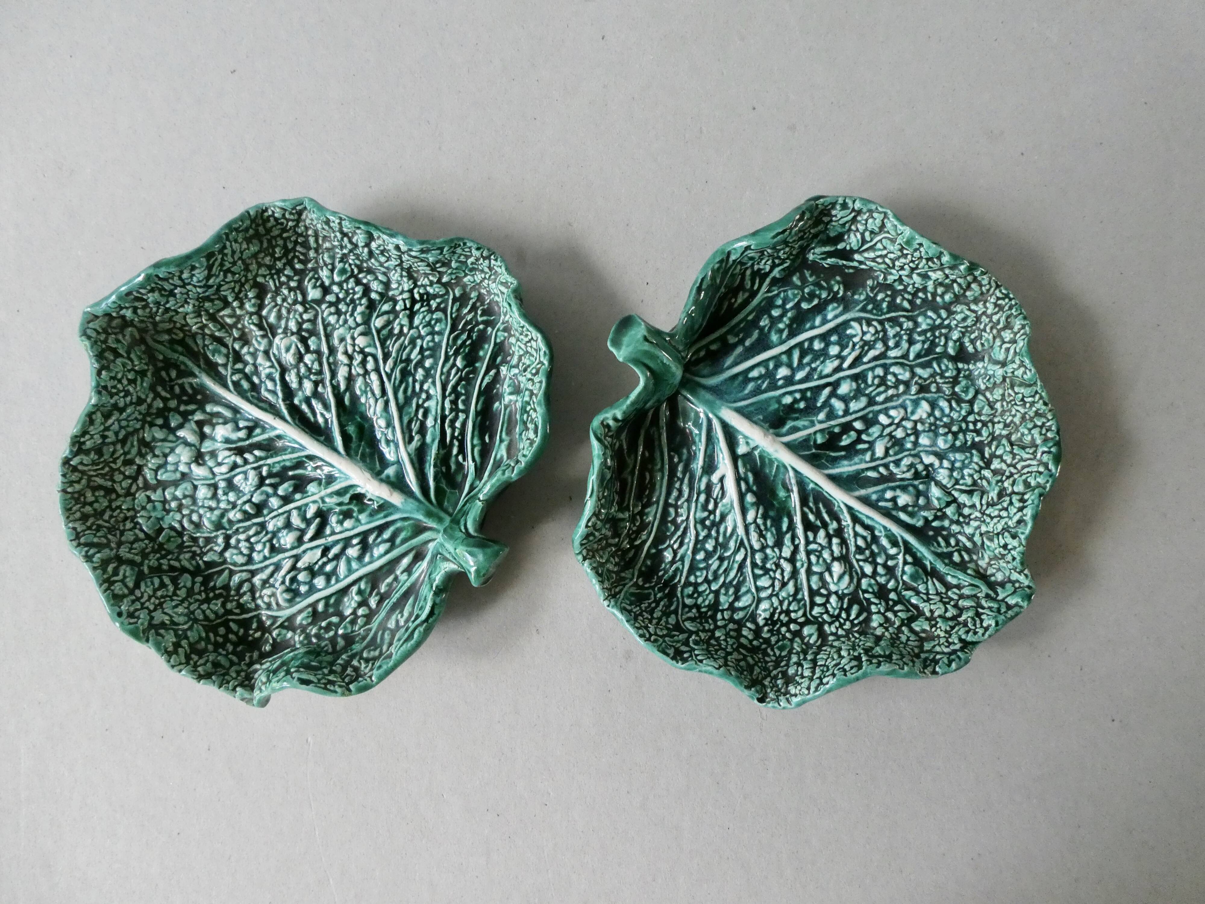 Pair of dabbling ceramic cups, cabbage leaves