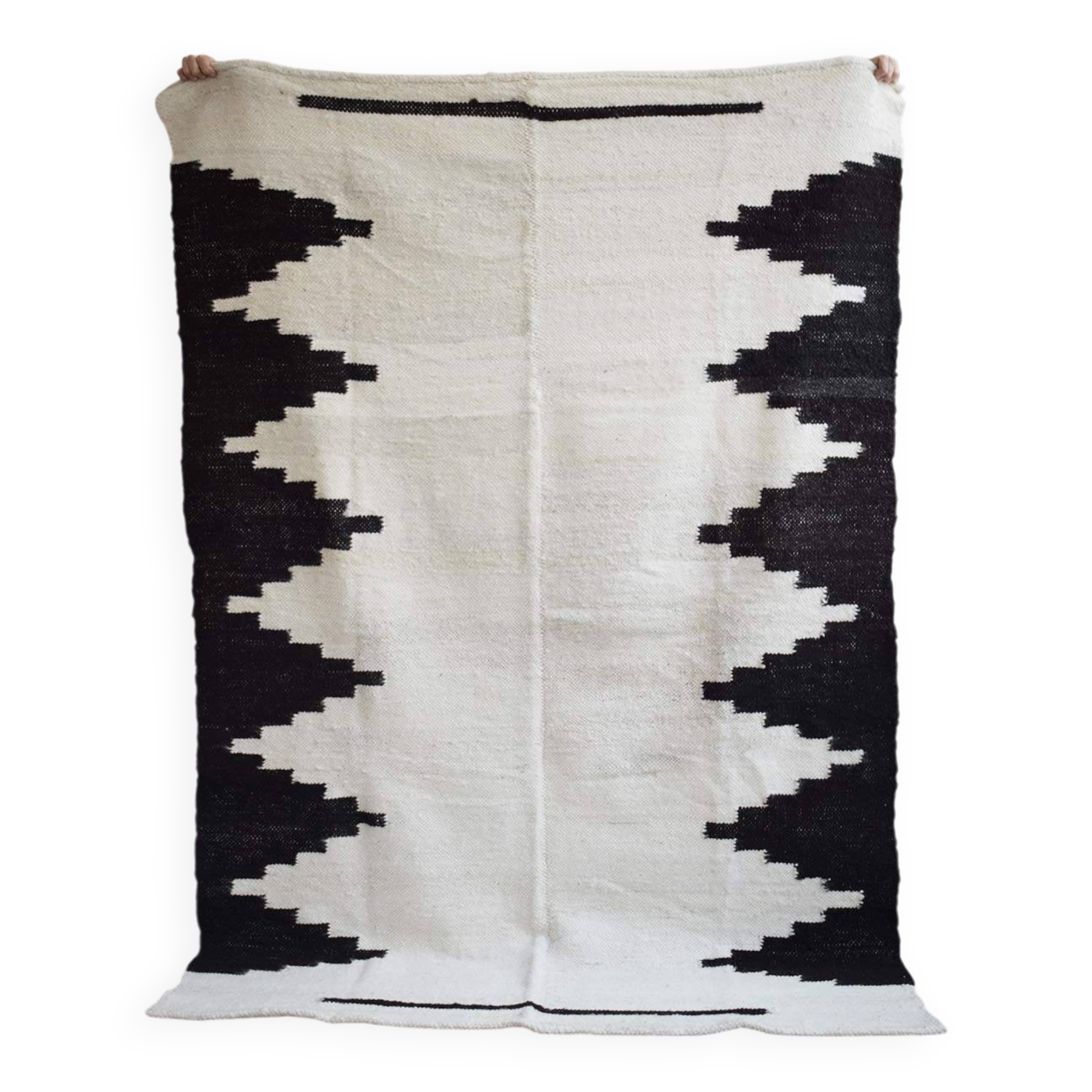 Argentinean rug 100% pure wool black and white