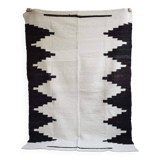 Argentinean rug 100% pure wool black and white