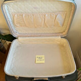 Complete set of "stewardess" nesting suitcases
