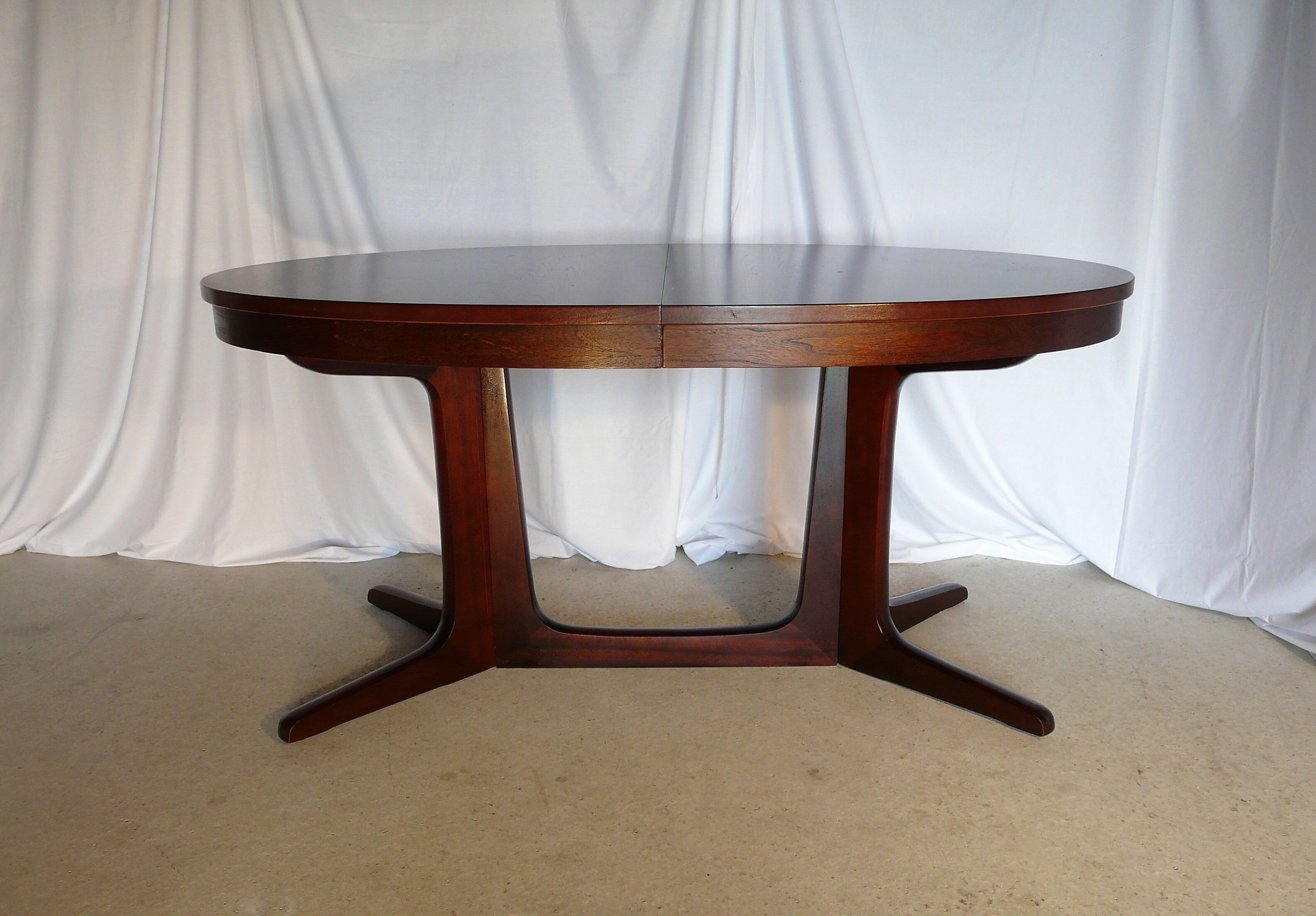 Baumann vintage Scandinavian extendable oval table