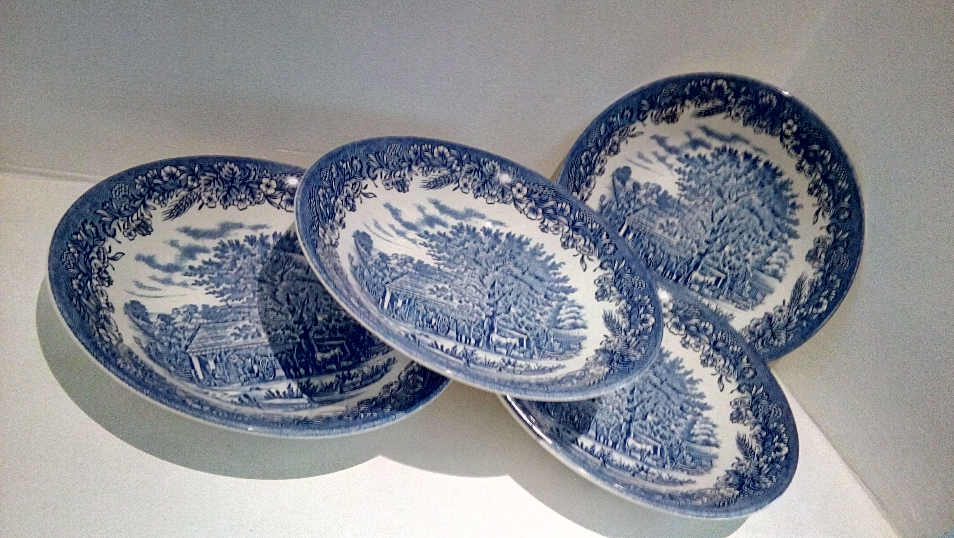 Set of 4 Churchill hollow plates