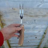 Horn and stainless steel lamb service meat knife