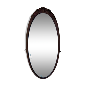 Miroir ovale d'une coiffeuse
