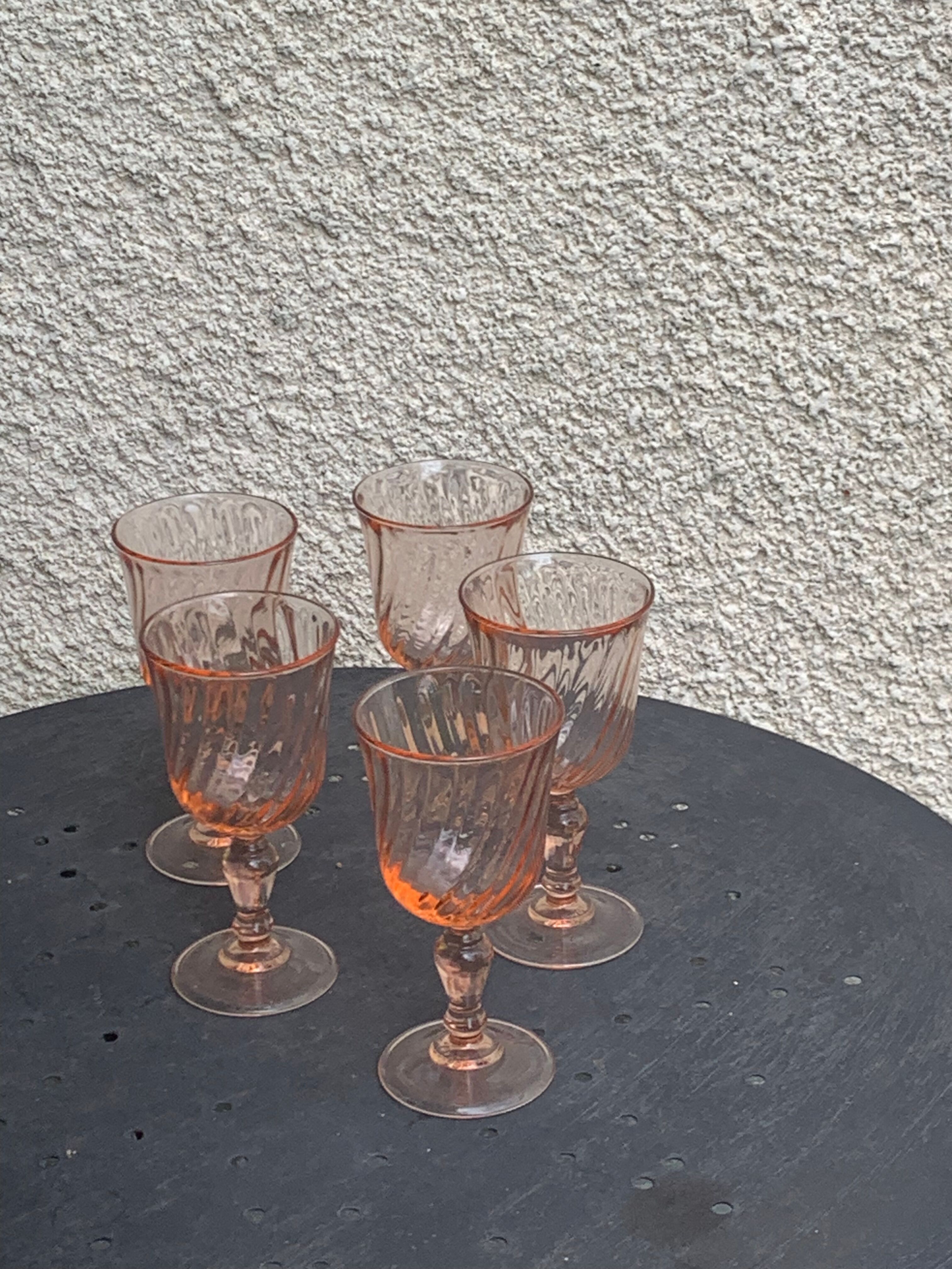 5 Rosaline wine glasses in twisted pink glasses, stamped France Vintage 1950/60