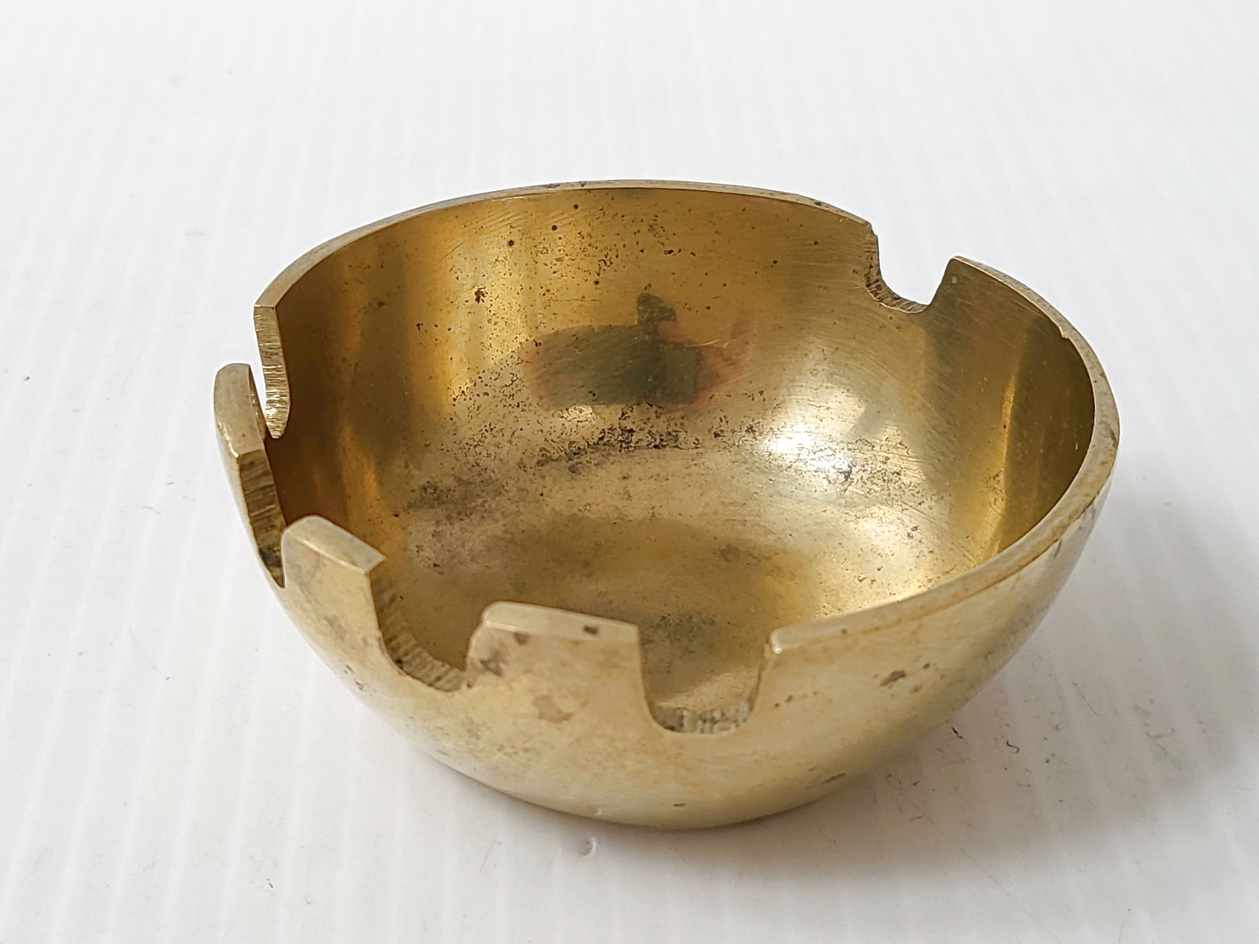 5 vintage ashtrays in gilded brass 1960