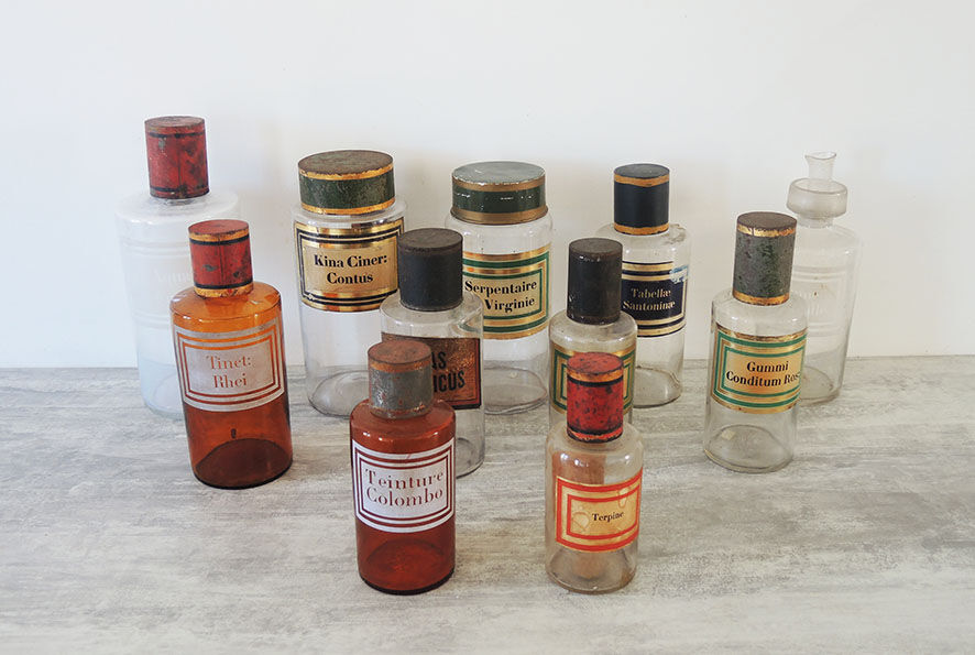 Old Pharmacy Pot / Virginia Snake Apothecary Bottle
