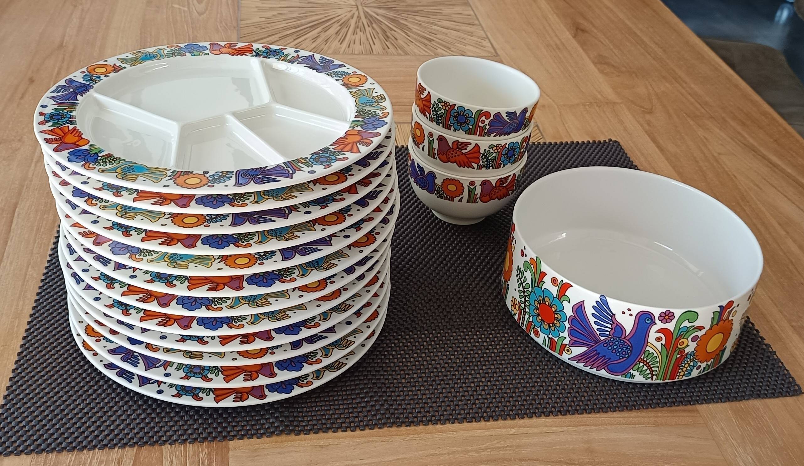 Villeroy & Boch dinner service – Acapulco model (1970s, blue stamp)