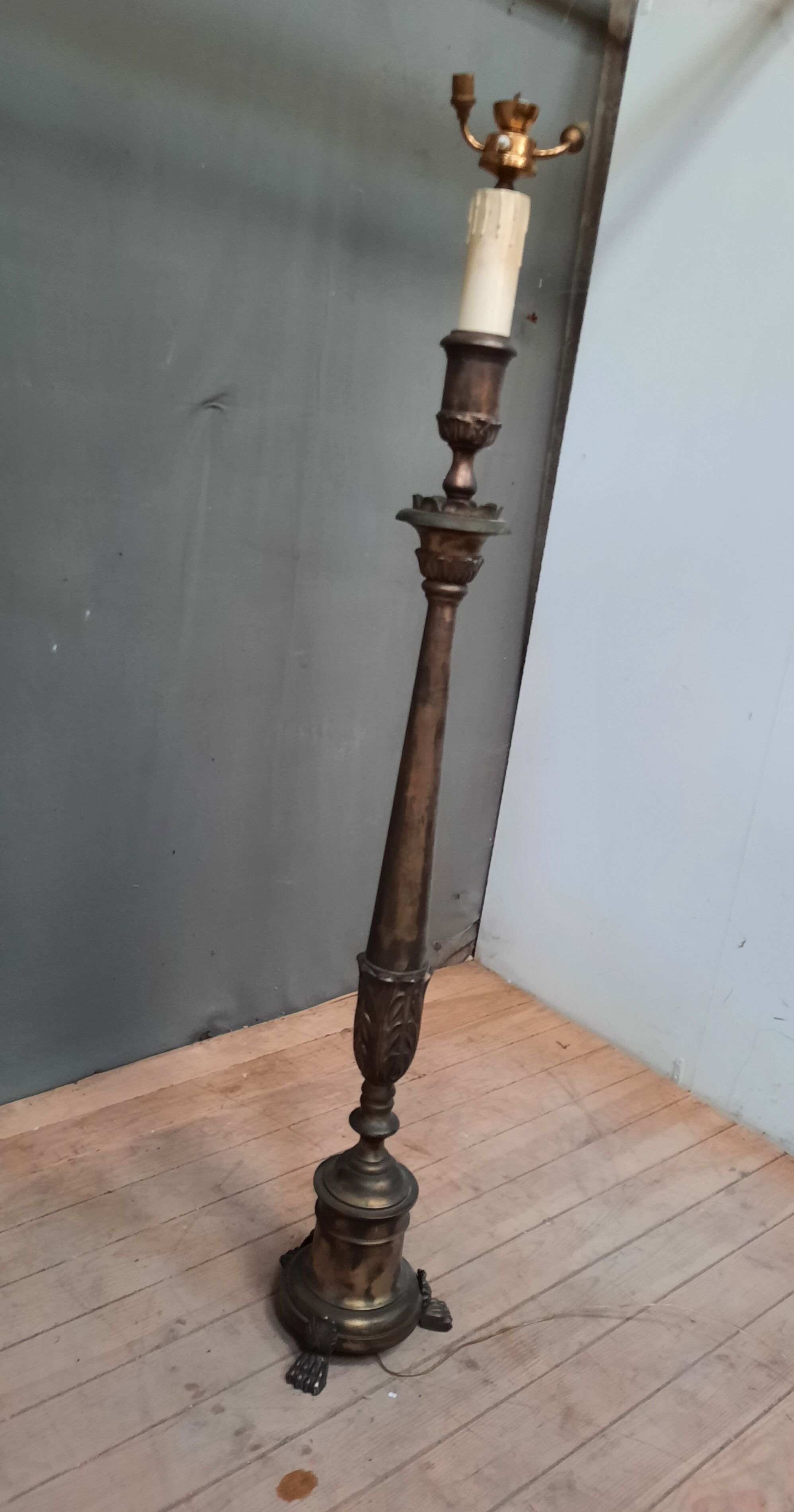 Metal sit pick mounted in lamppost