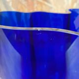 Vase Savoy bleu cobalt par Alvar Aalto , numéroté et signé 1989