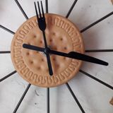 Vintage clock with dial "biscuits and cutlery"