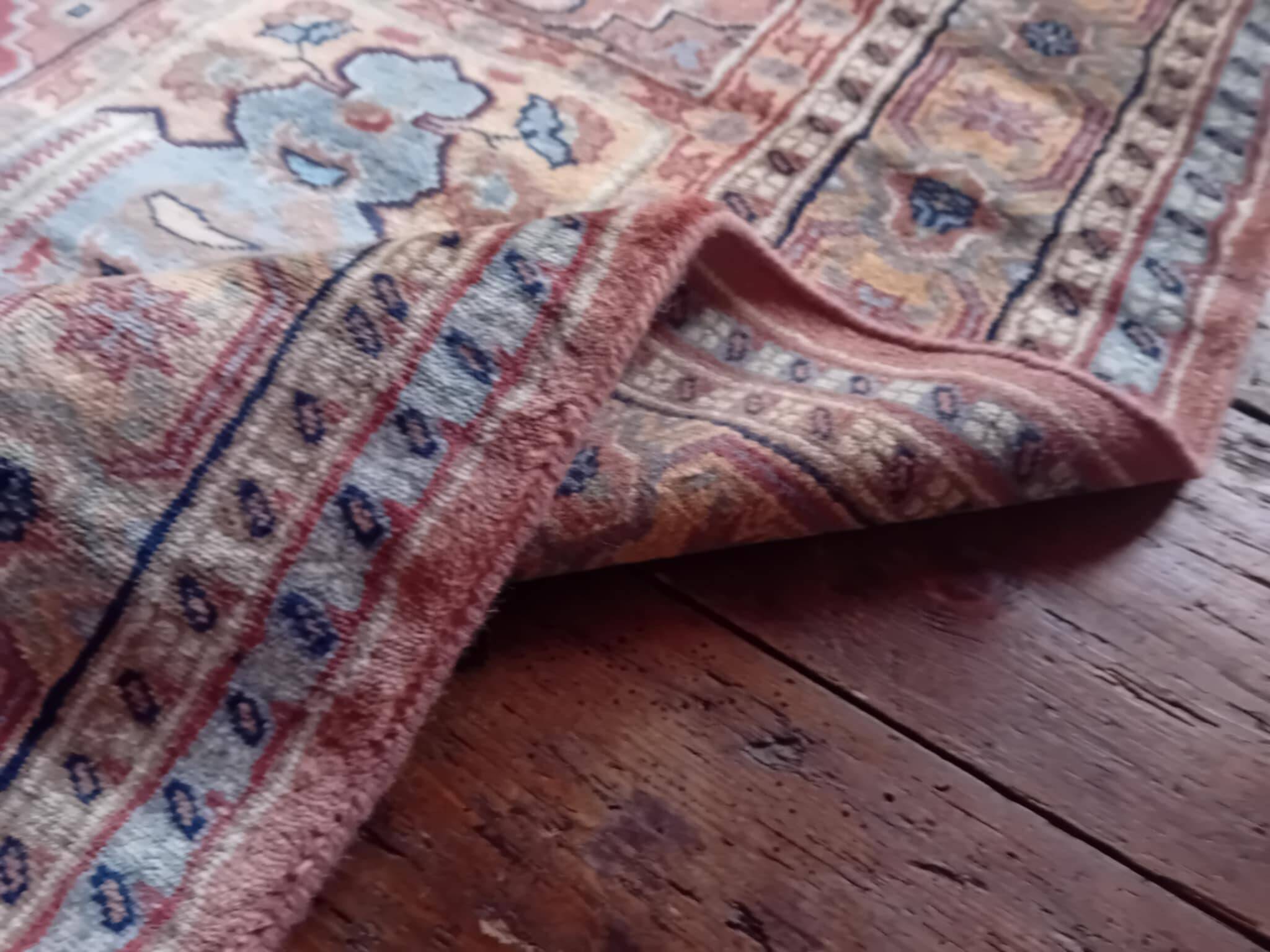 Handmade Pakistani Kafkazi Rug 183x129cm