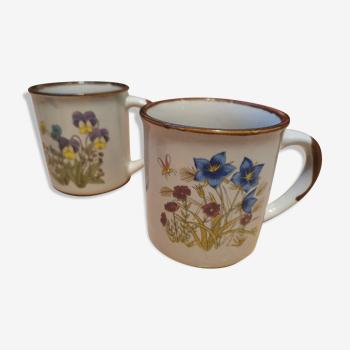 Lot de 2 mugs en grès motif floral