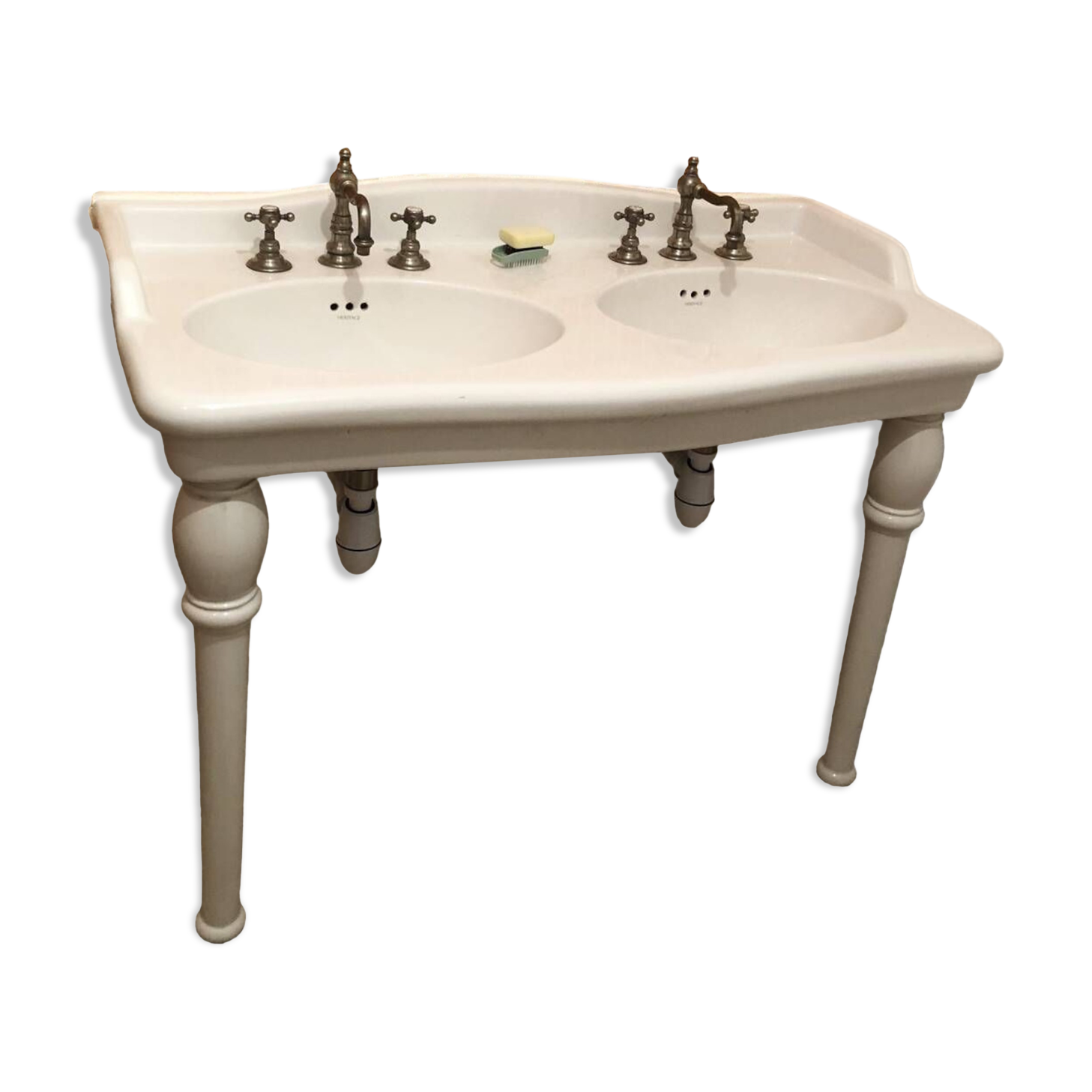 Double vasque heritage