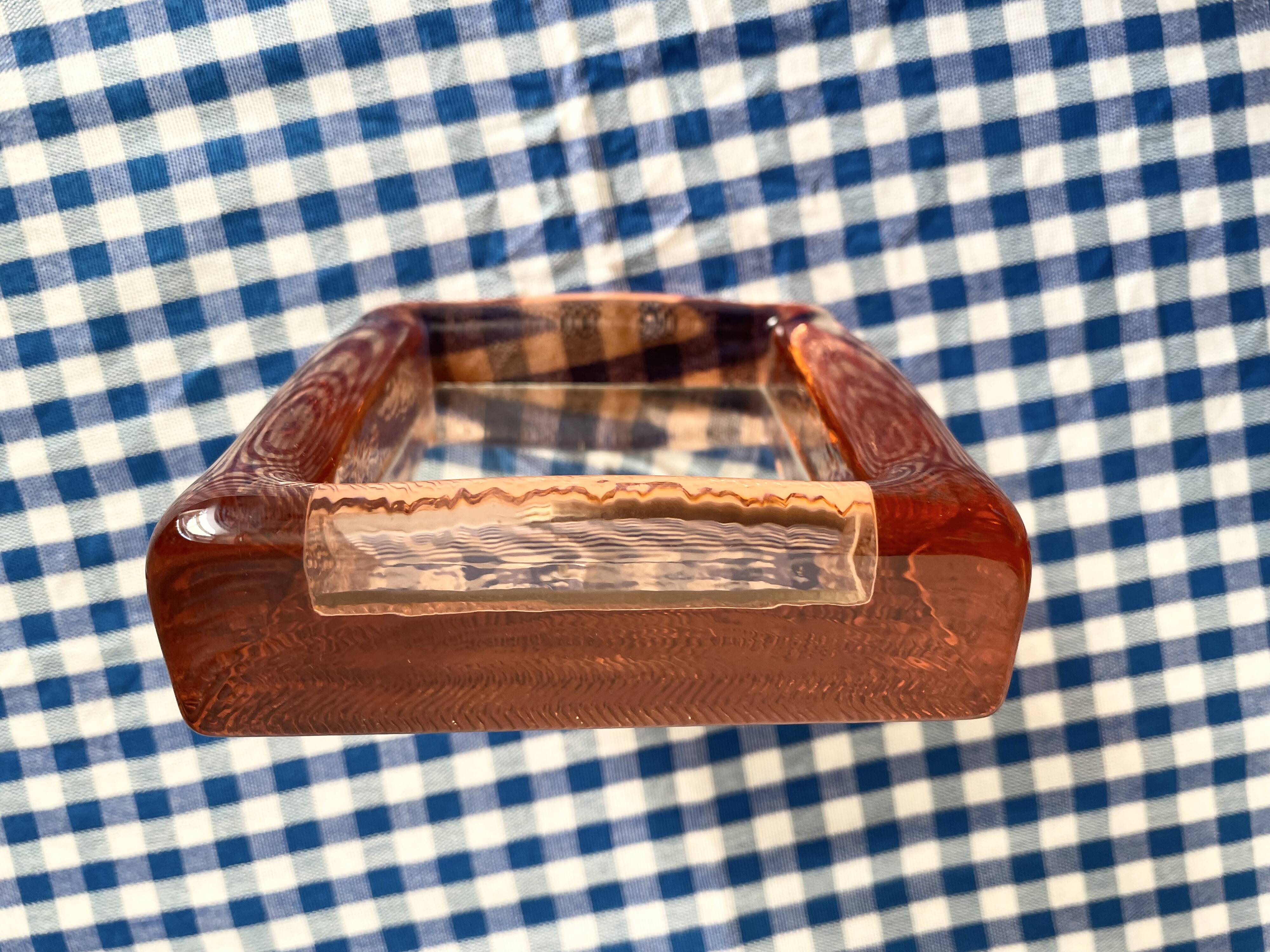 Miroir en verre rose d’Italie