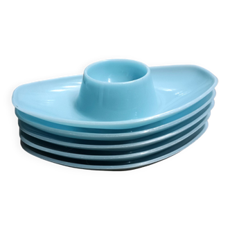 5 stackable shells, vintage, in sky blue plastic, in the shape of a tray.