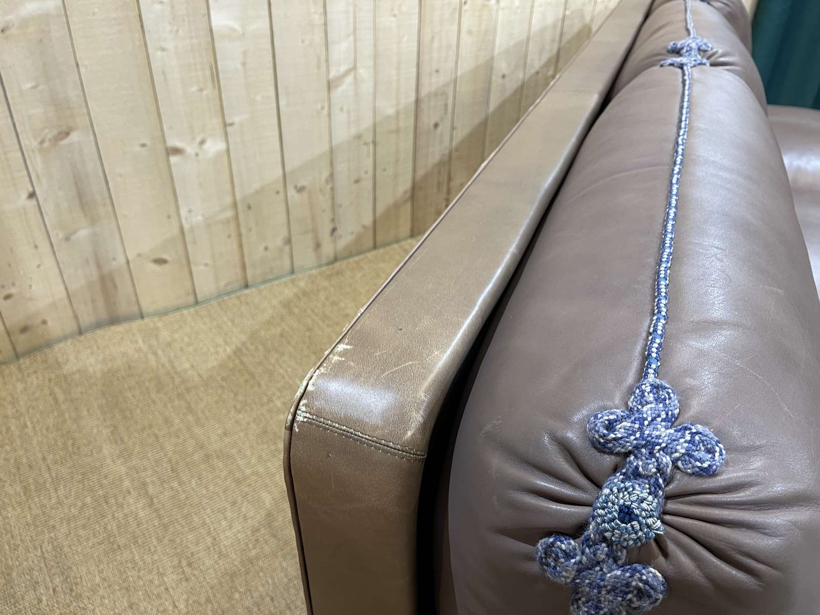 3-seater leather sofa made in the 70s