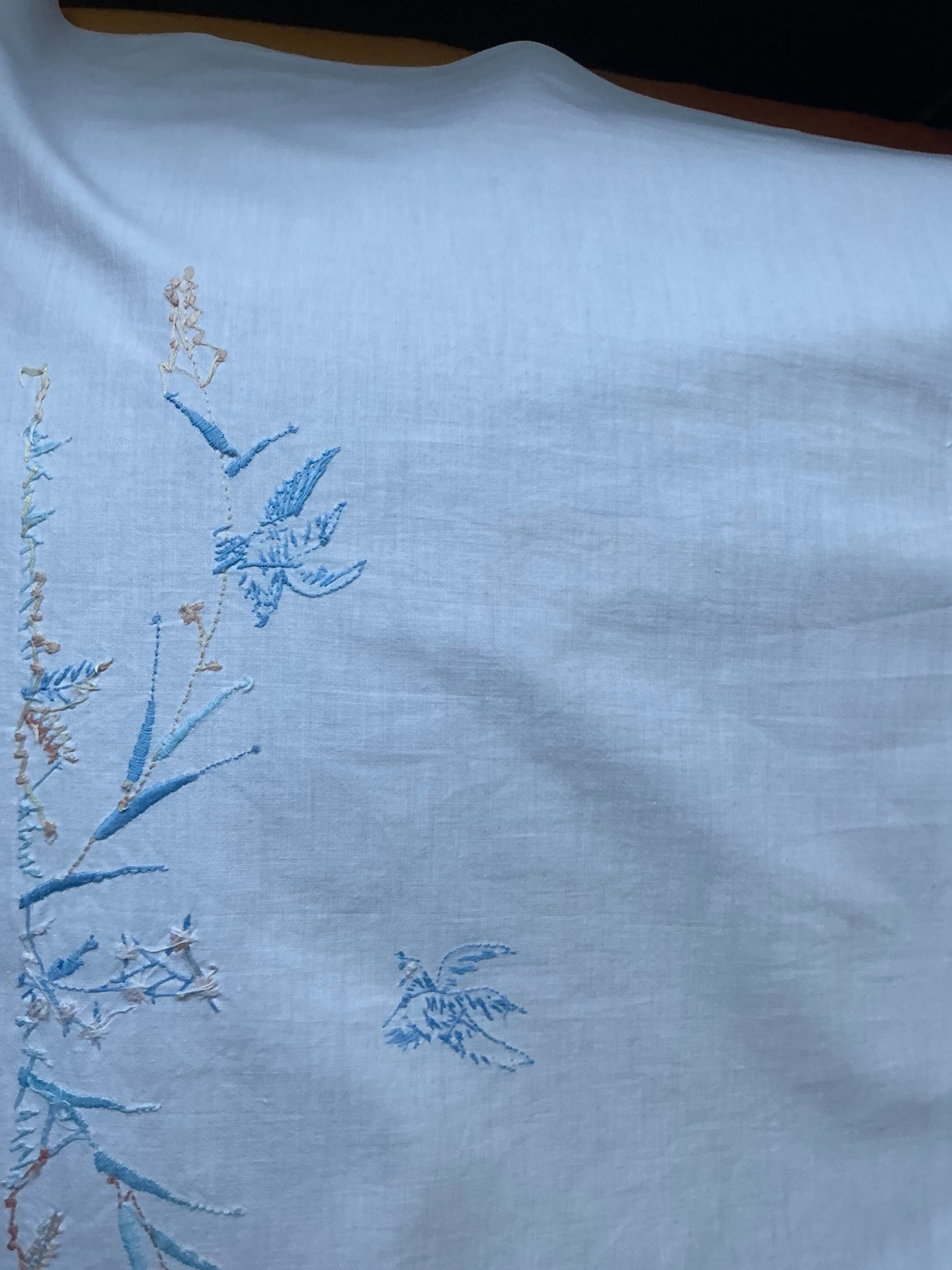 Embroidered children's sheet 112 X 78 cm