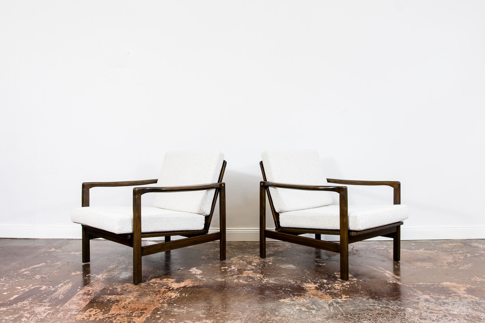 Pair of Restored White Grey B-7522 armchairs by Zenon Bączyk, 1960’s