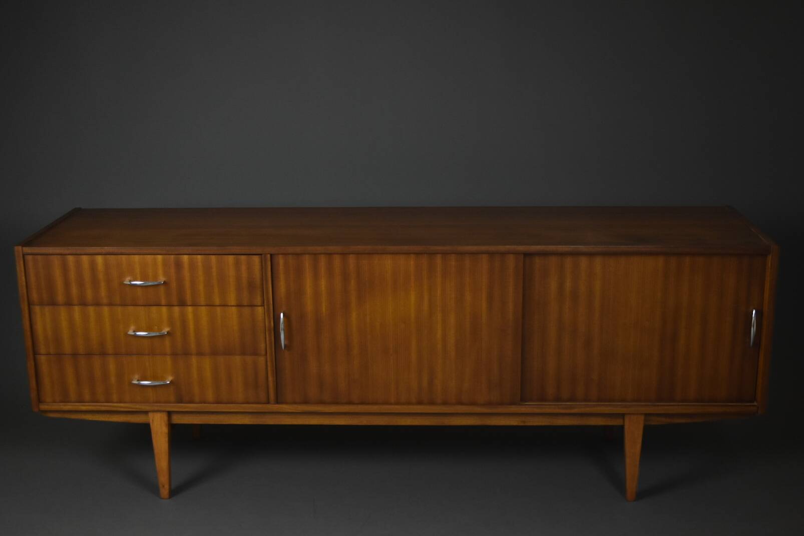 Enfilade en acajou « Violetta », restaurée, Pologne, années 1960