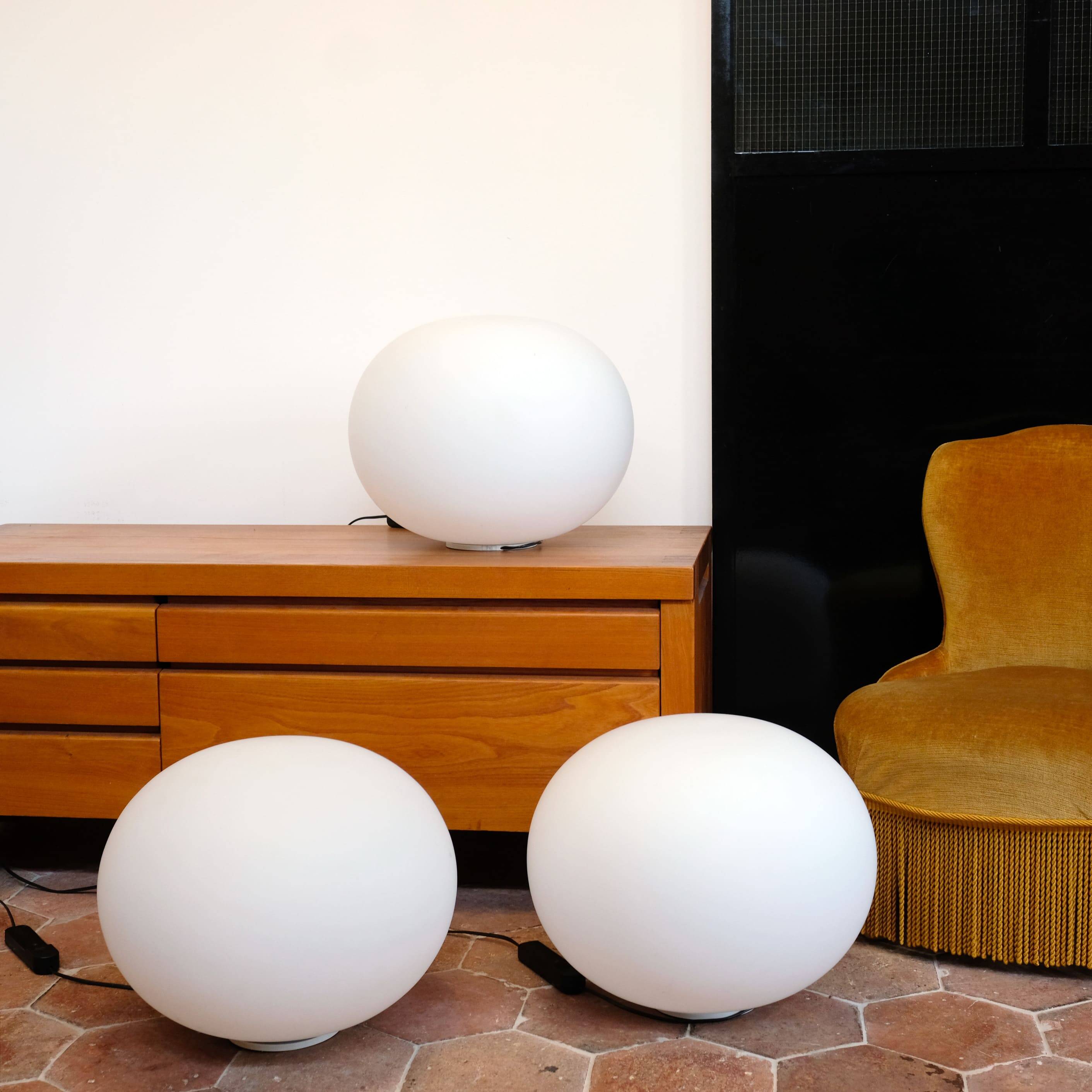 Jasper Morrison, Glo-Ball lamp, Flos, 1998.