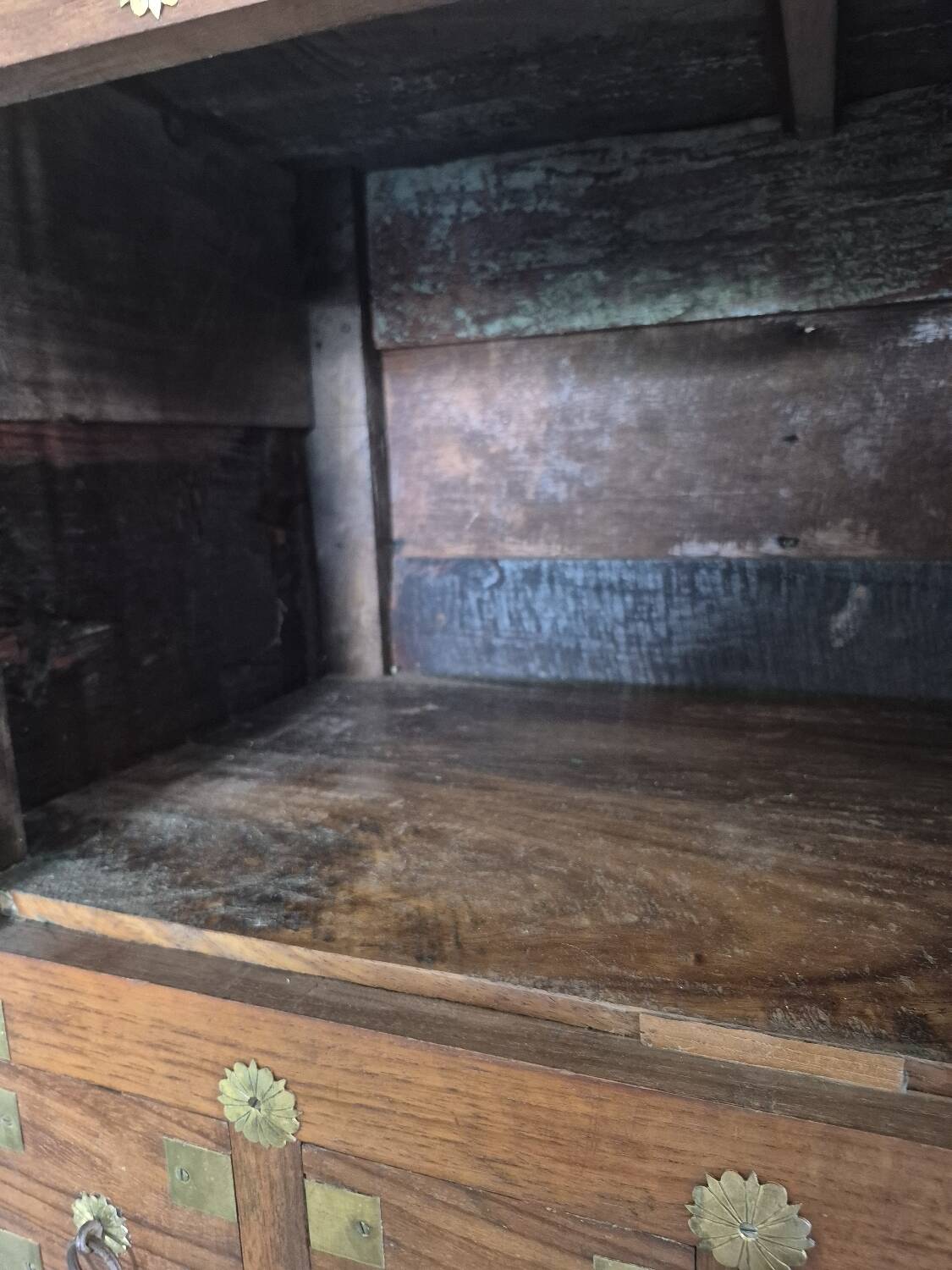 Trade furniture, Indian apothecary