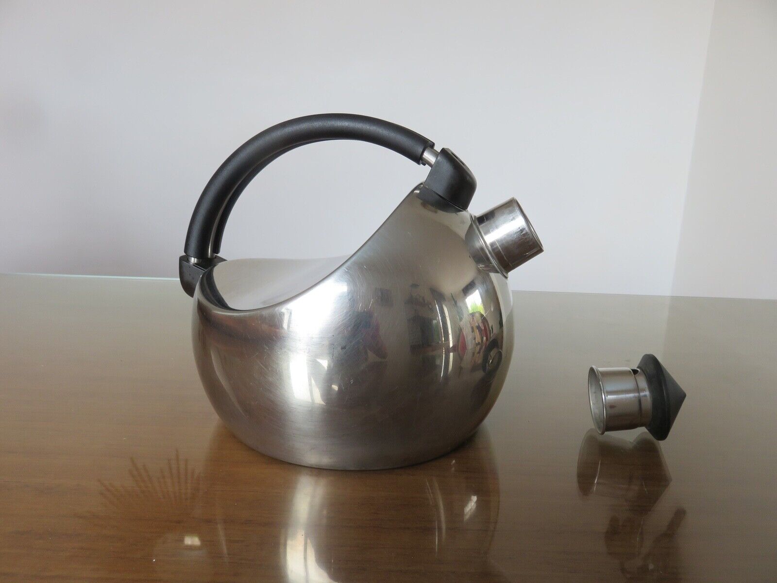 Design kettle Flavio Sambinelli for Carlo Giannini
