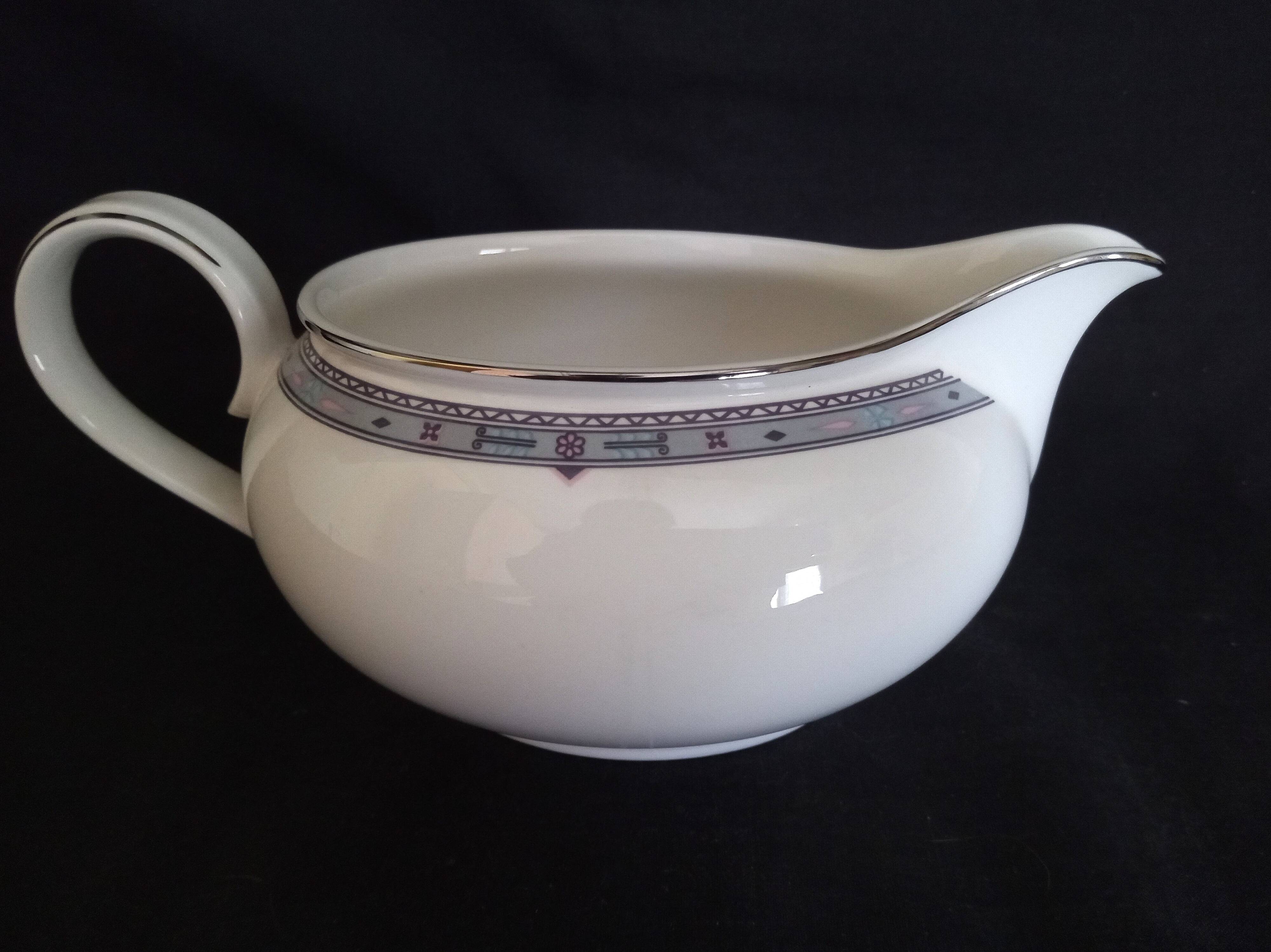 Coffee/tea service for 12 people in fine English porcelain, MAYA pattern