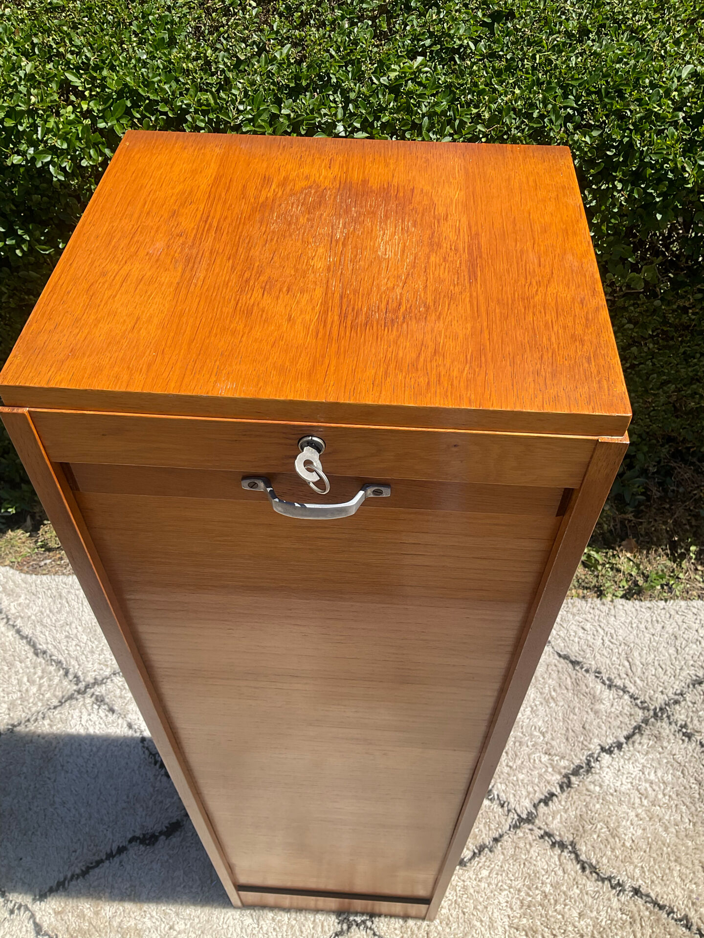 Meuble à rideau vintage en bois années 60-70