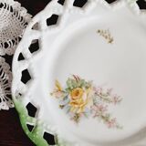 6 assiettes à desserts en porcelaine ajourée