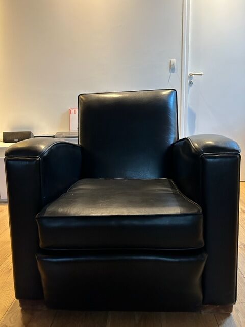 Club armchair in black leather