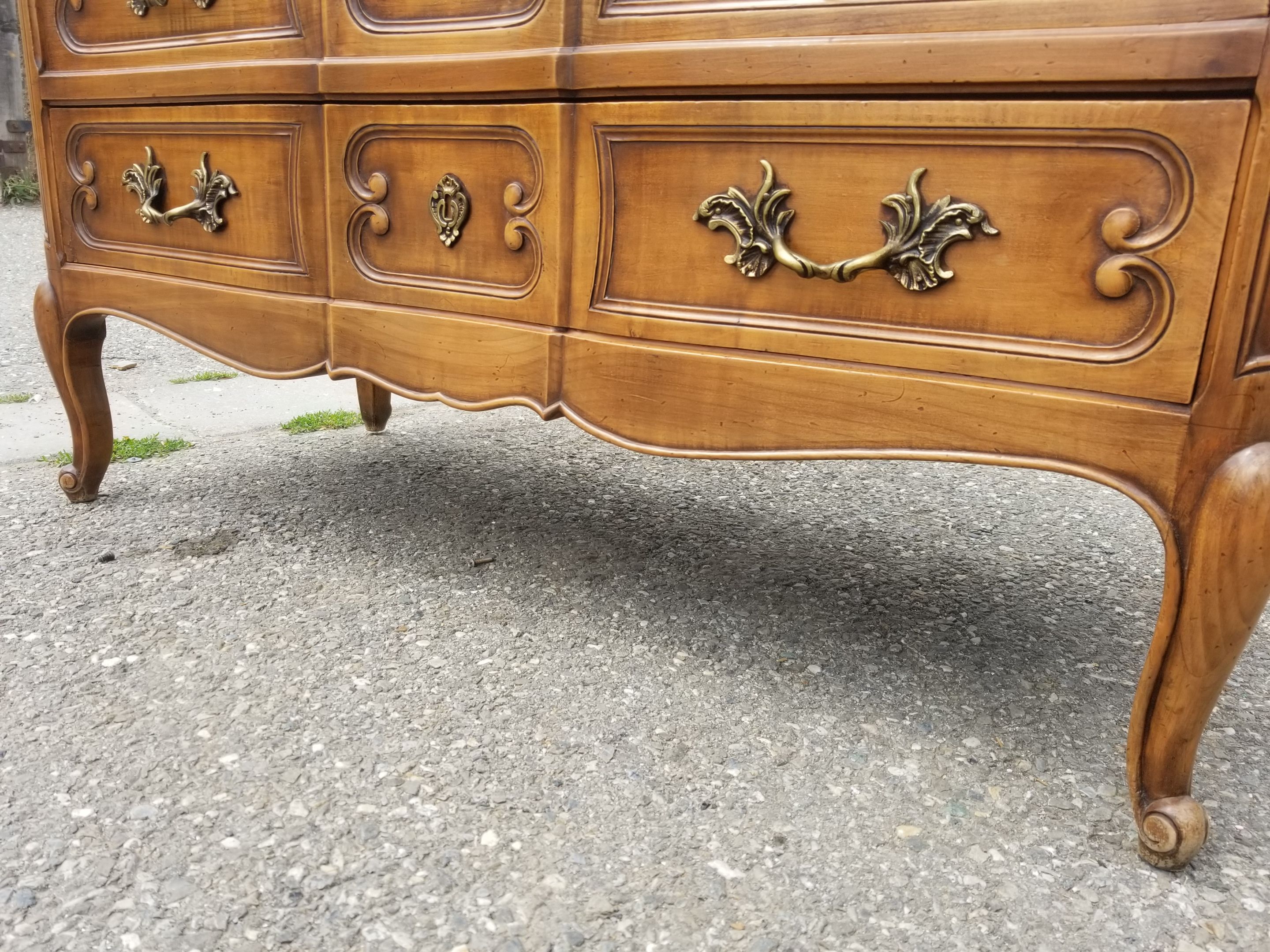 Louis XV style crossbow chest of drawers 3 drawers in walnut