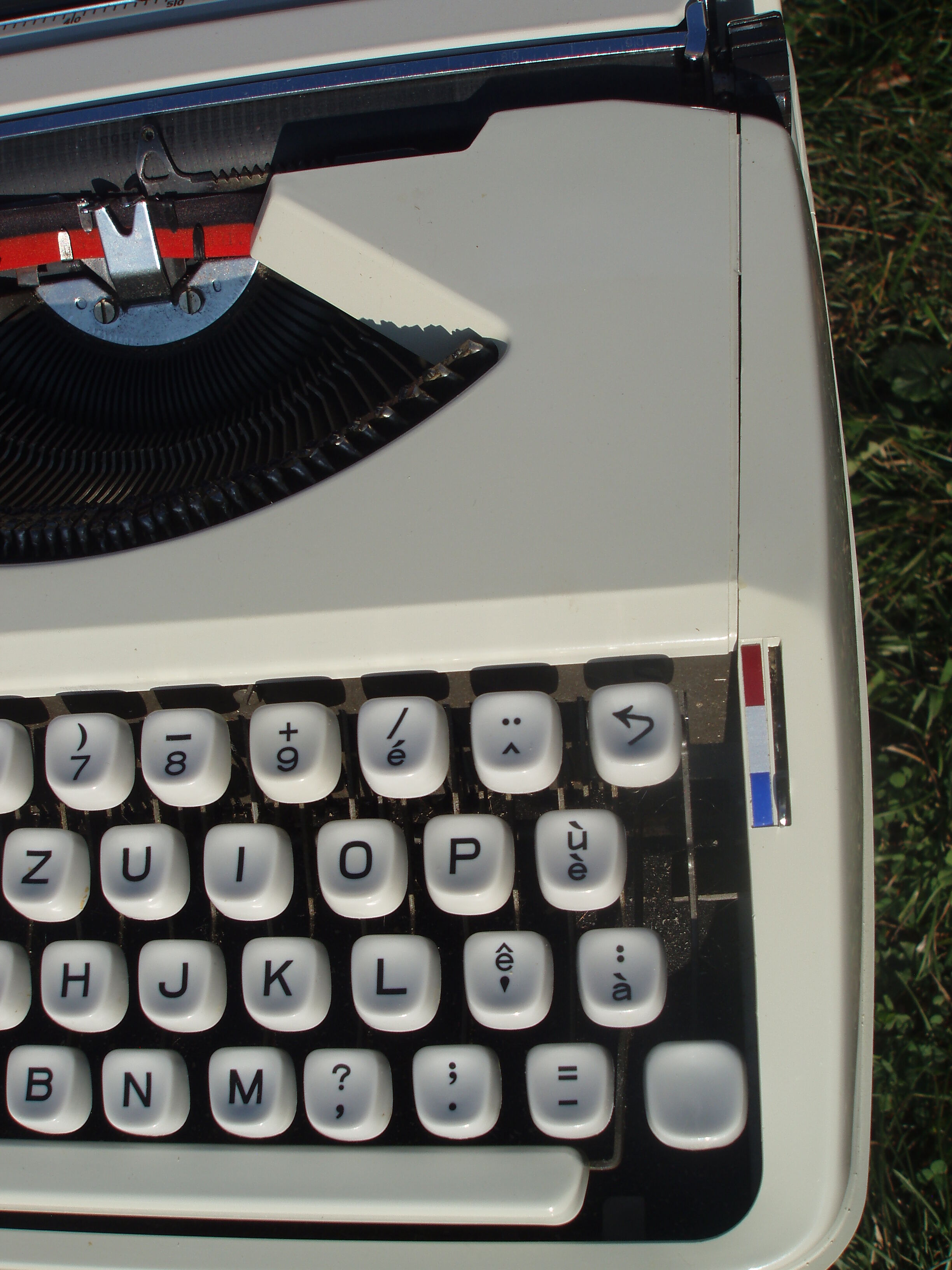 Baby hermes typewriter with manual job and his bag