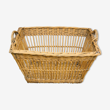 Braided wicker laundry basket