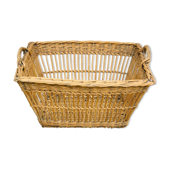 Braided wicker laundry basket